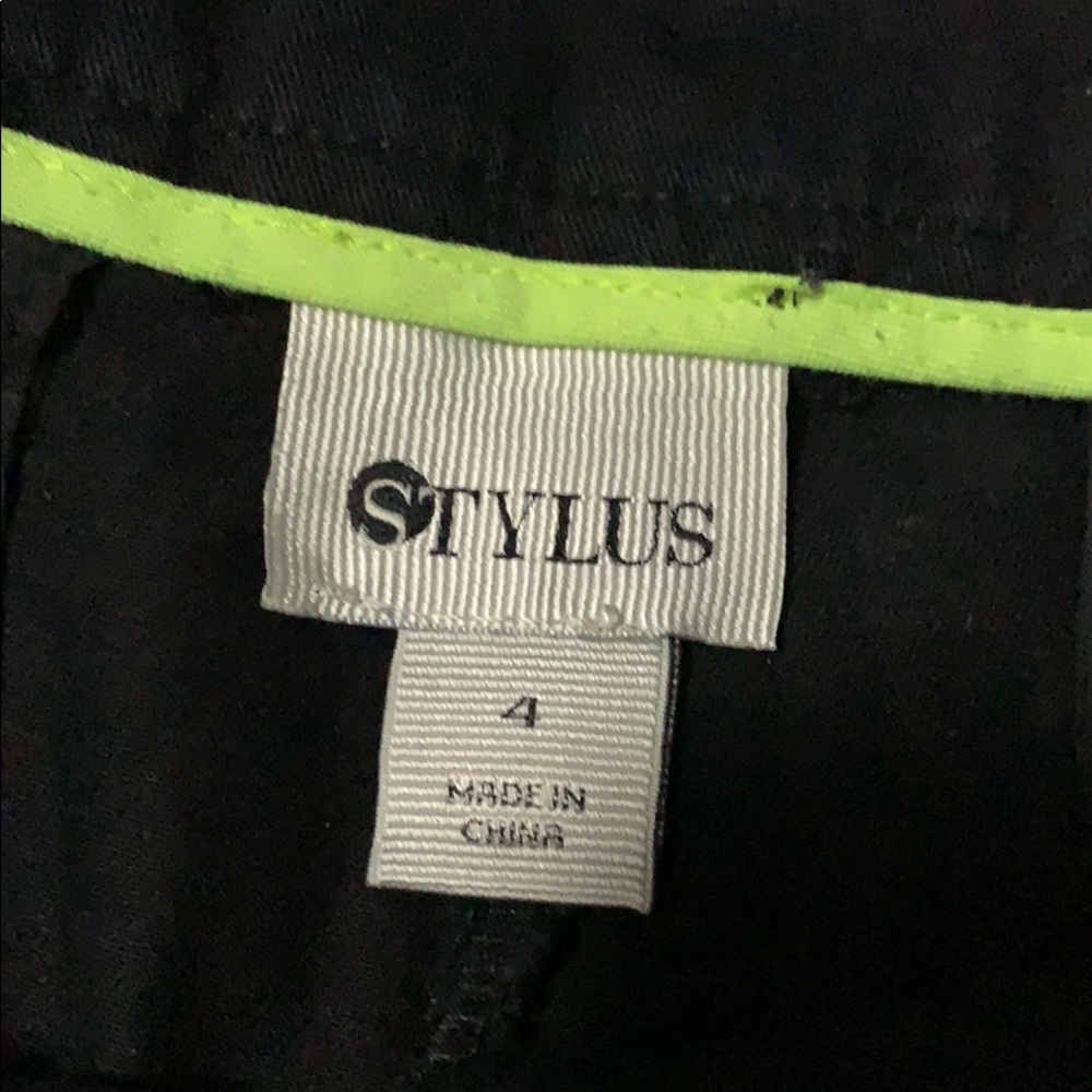 Shorts - Picture 3 of 3